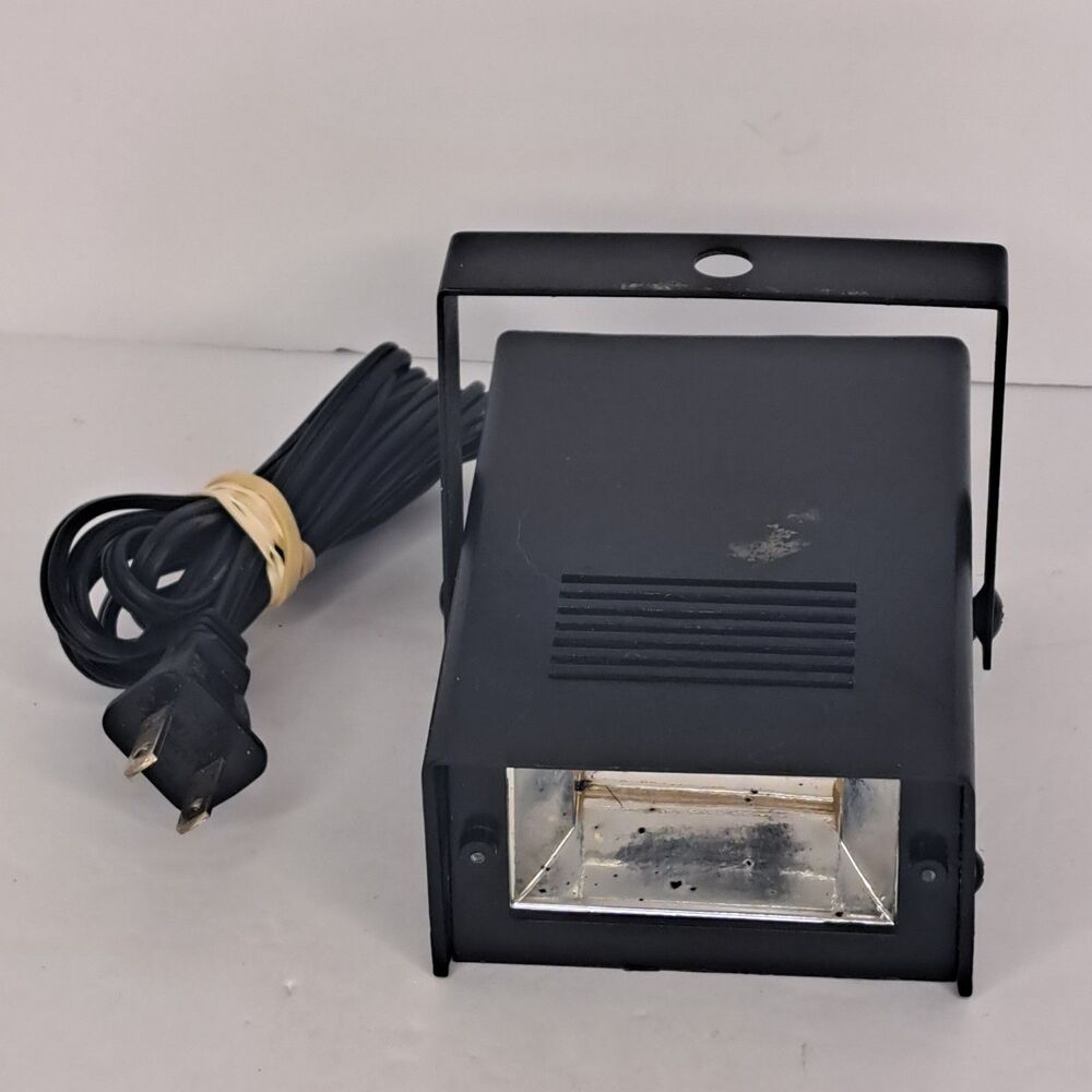 26/1490 Halogen Display Light Fixture 120V 60Hz 20W Adjustable Head Black